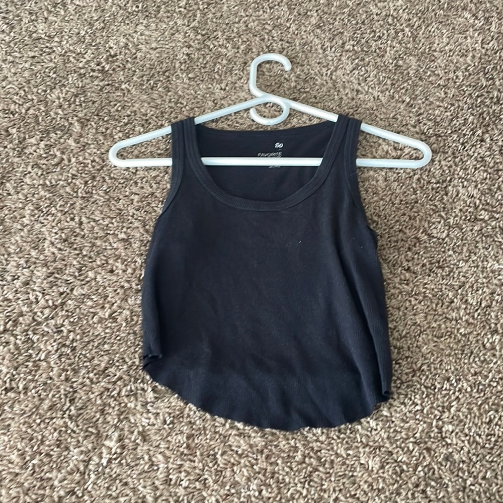 Black cropped tank top